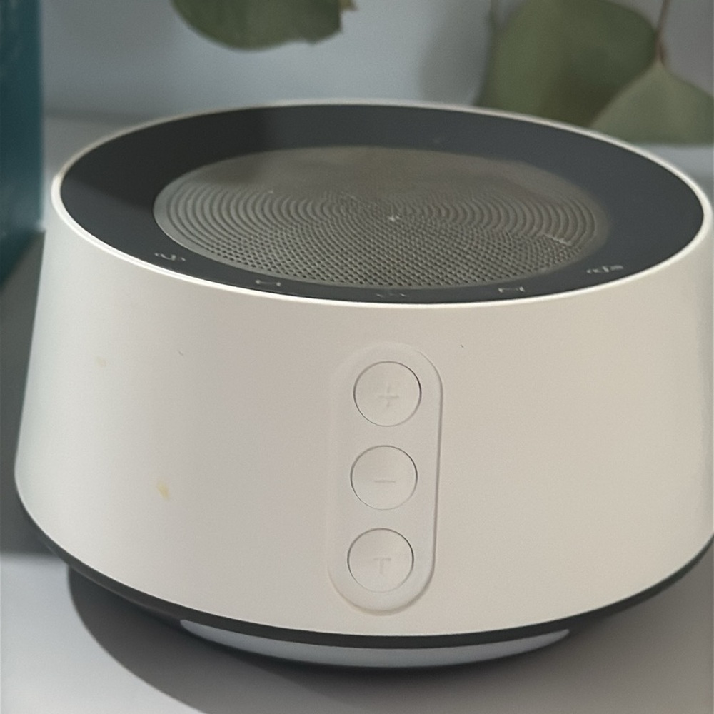 White Noise Sound Machine 14 Soothing Sounds 10 Levels Night Light Nursery - Picture 12 of 16